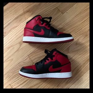 2020 AIR JORDAN 1 MID GS ‘BANNED’